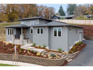 2702 SW Wolverine Dr, Corvallis, OR 97333