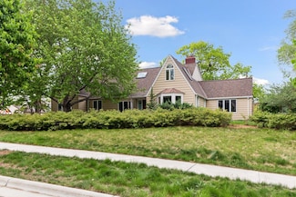1215 Eleanor Ave, Saint Paul, MN 55116