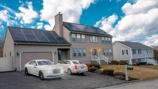 75 Carol St, Somerset, MA 02726