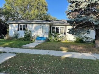800 Rossman Ave, Detroit Lakes, MN 56501