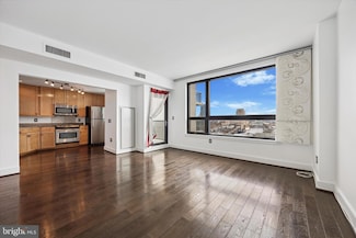 717 S Columbus Blvd Unit 812, Philadelphia, PA 19147