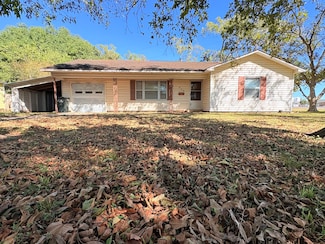 809 August St, El Campo, TX 77437