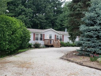 10583 Liberty St, Garrettsville, OH 44231