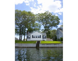 32 Algelo Ave, Wareham, MA 02571