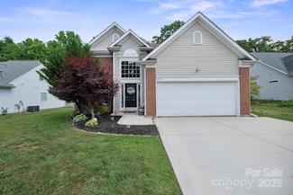 16337 Greybriar Forest Ln, Charlotte, NC 28278