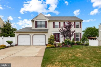 10 Azalea Dr, Sicklerville, NJ 08081