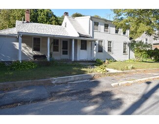 13 Clark St, Marion, MA 02738