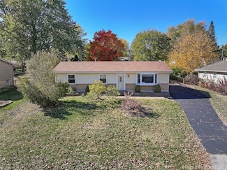 5019 N Westwood Dr, McHenry, IL 60051