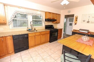 1405 Pendleton Ave, Chicopee, MA 01022
