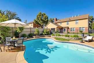 1102 Lexington Cir, Desoto, TX 75115