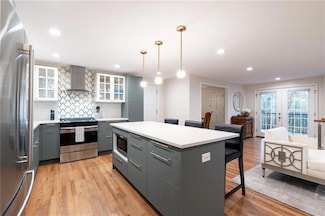 4805 W 66th St, Prairie Village, KS 66208