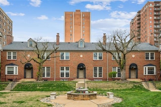 823 Westwood Dr Unit 1S, Saint Louis, MO 63105