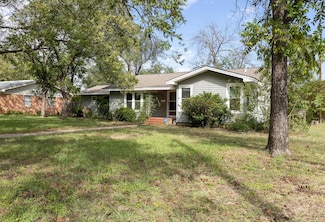2010 4th St, Brownwood, TX 76801