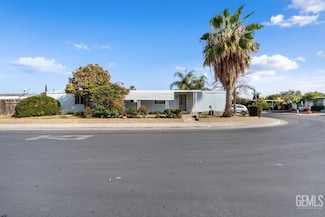 5220 Silver Springs Ln, Bakersfield, CA 93313