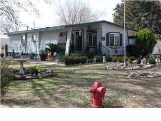815 S Forrest St, Douglass, KS 67039