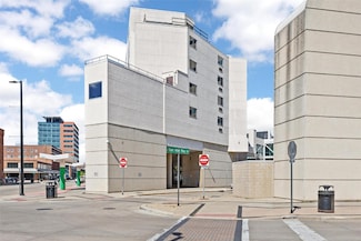 400 1st St SE Unit 202, Cedar Rapids, IA 52401