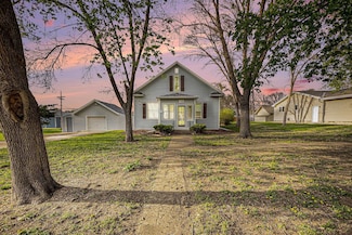 154 W 3rd St, Wahoo, NE 68066