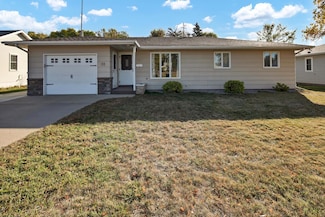 32 5th Ave N, Waite Park, MN 56387
