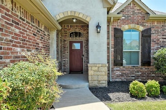 5700 St James Place, Oklahoma City, OK 73179