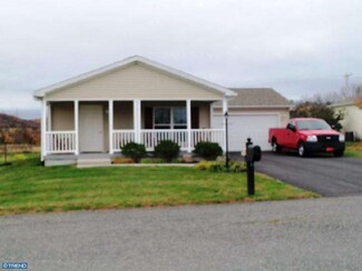 10 Red Wing Dr, Bechtelsville, PA 19505