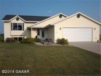 605 605 7th Ave W, Osakis, MN 56360