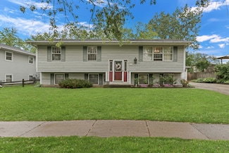 409 Greenview Dr, Park City, IL 60085