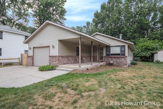 1003 Kusterer Dr NW, Grand Rapids, MI 49534
