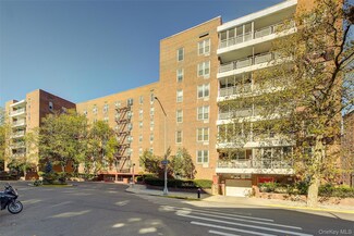 66-01 Burns St Unit 4N, Rego Park, NY 11374
