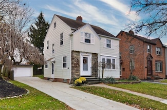 3886 Grosvenor Rd, Cleveland, OH 44118