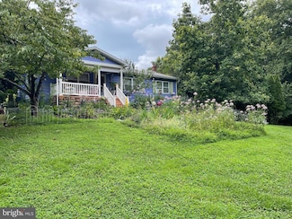 23 Gaschs Ln, Castleton, VA 22716