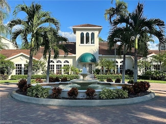 4690 Saint Croix Ln Unit 418, Naples, FL 34109