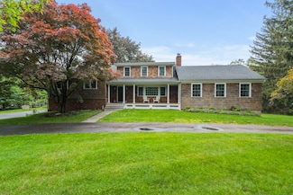 27 Blue Ribbon Dr, Westport, CT 06880