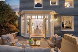 5811 Romany Rd, Oakland, CA 94618