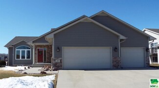 680 Prairie Blvd, Dakota Dunes, SD 57049