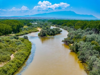 6 Sparkling Moolah Rd, Peña Blanca, NM 87041