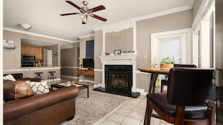 807 W 25th St Unit 207, Austin, TX 78705