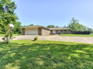 2 Rose Ln, Shawnee, OK 74801