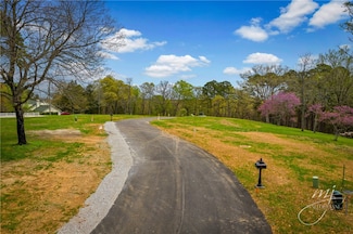 20 Pine Crest Ln, Eureka Springs, AR 72632
