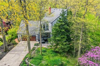 28806 W Oakland Rd, Bay Village, OH 44140