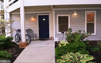 10300 Appalachian Cir Unit 112, Oakton, VA 22124