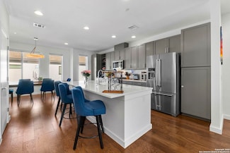 102 Tendick Unit 602, San Antonio, TX 78209