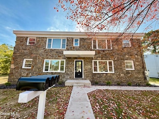 13 Anthony Ln Unit 1, Albany, NY 12205