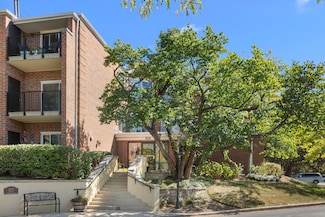 815 Leicester Rd Unit A219, Elk Grove Village, IL 60007