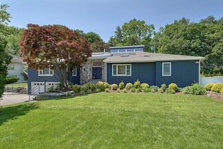 20 Carriage Way, White Plains, NY 10605
