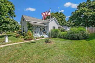 408 N Delia St, Ludington, MI 49431