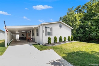 13541 Austin Ct, Hartland, MI 48353