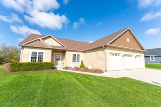 W276N402 Arrowhead Trail, Waukesha, WI 53188