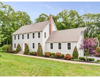 17 Bald Hill Dr, Franklin, MA 02038