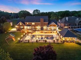 7526 Twisting Creek Ln, Ooltewah, TN 37363