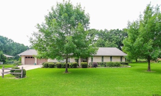 107 Clover Dr, Gun Barrel City, TX 75156